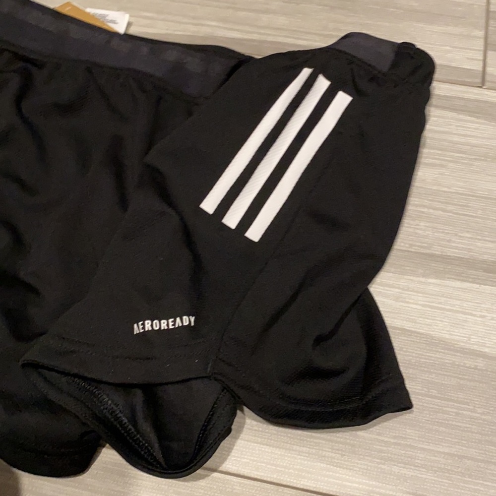 Brand new adidas shorts - Picture 3 of 3